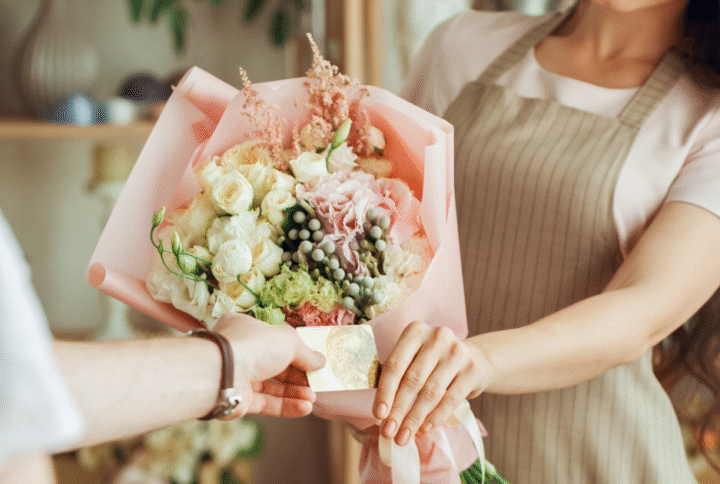 5 Perfect Moments to Gift Roses (and Which Color to Choose)